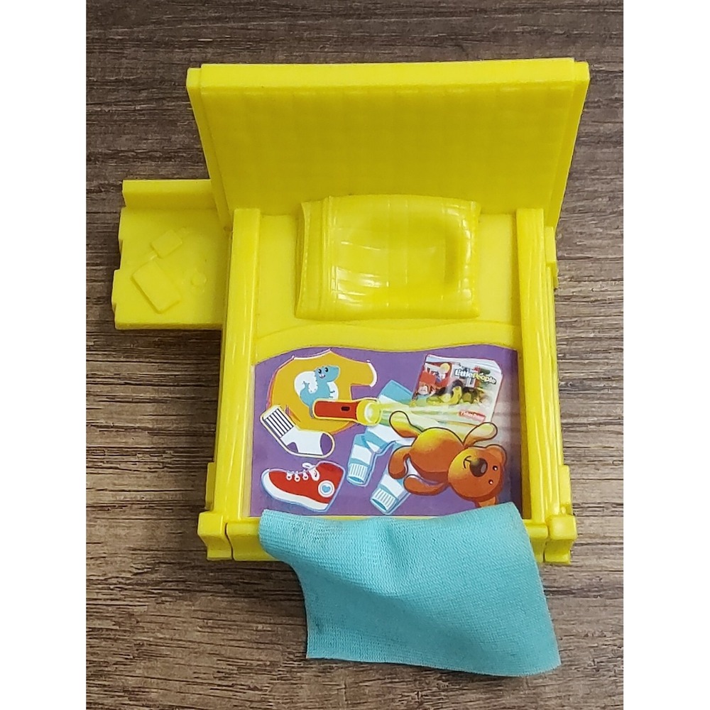 Fisher Price Little People Yellow Bedroom Bed Blanket Table Doll Furniture A1